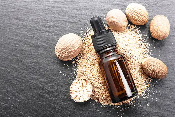 خواص روغن جوز هندی در طب سنتی برای لاغری و مضرات آن